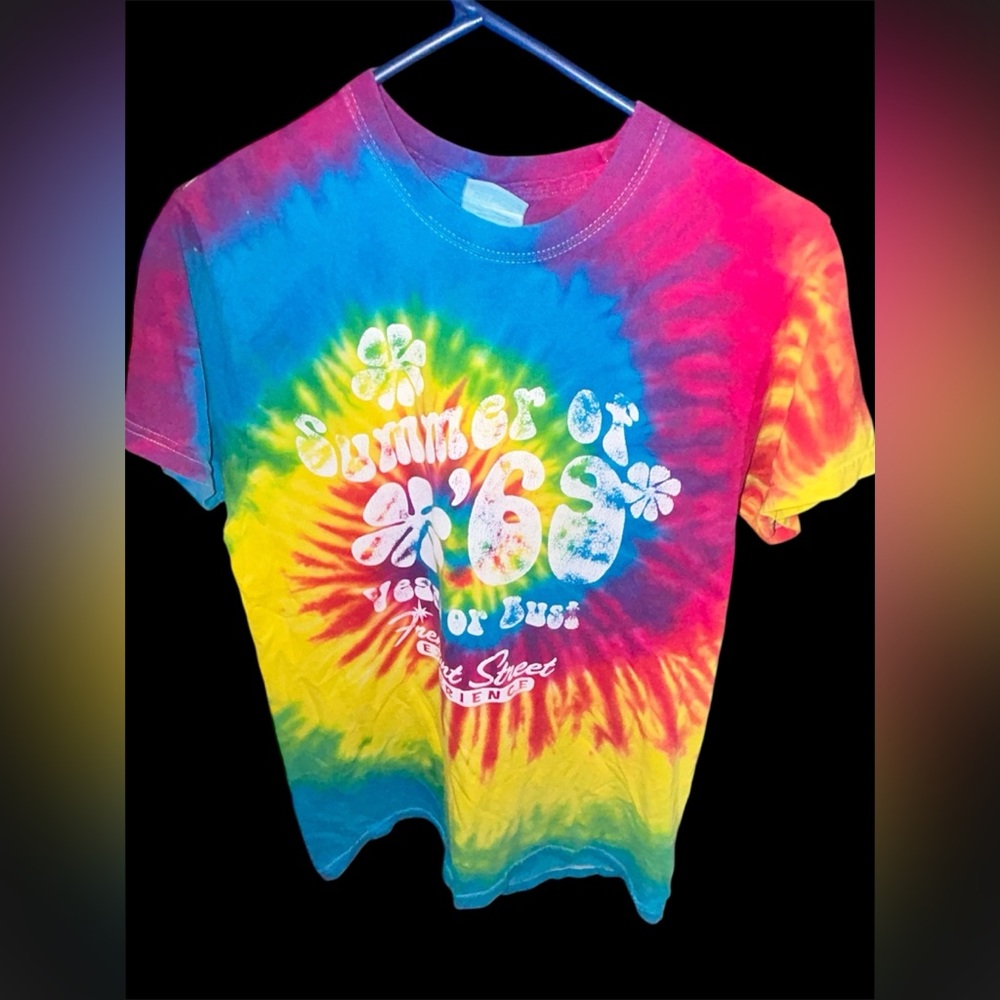 Vintage Style Tie-Dye Summer of ’69 Woodstock Tribute Tee – Adult S